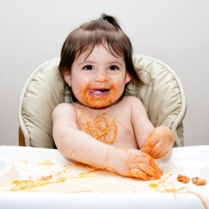 bebe_comiendo_pasta